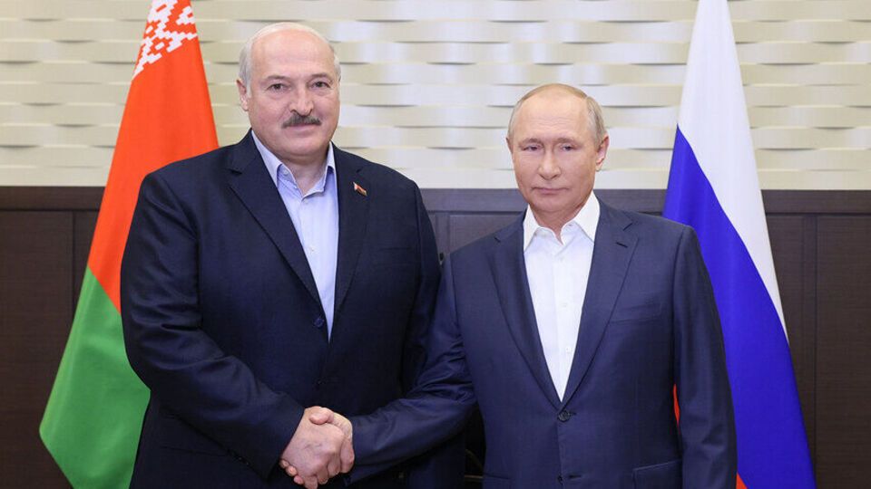 Степень влияния Путина (справа) на Лукашенко "нельзя переоценить", отметила Маляр