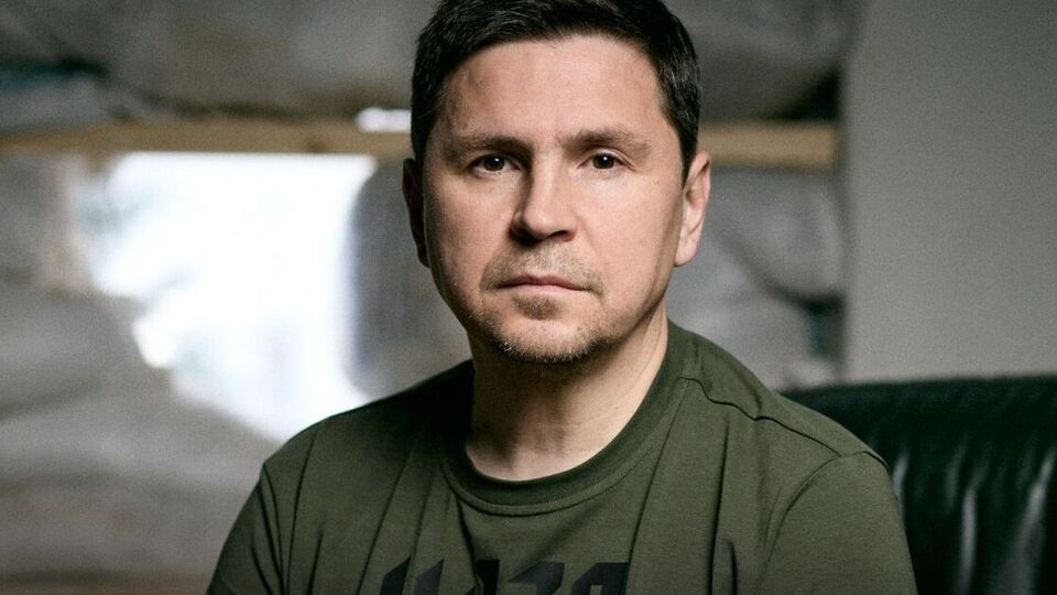 Подоляк про мобілізацію: Ми уважно відслідковуємо, що і як вони там збирають. Яку кількість відправлять на передній край. Як ця маса себе проявить. І вже саме від цього будуть залежати наші корективи, якщо вони будуть потрібні