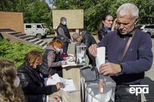 В окупованому Маріуполі росіяни для голосування у псевдореферендумі використовують своїх громадян