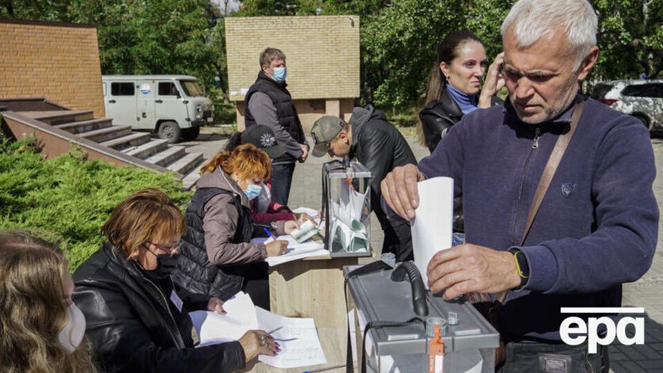 В окупованому Маріуполі росіяни для голосування у псевдореферендумі використовують своїх громадян