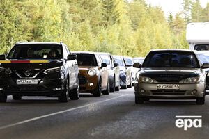 Казахстан видасть росіян, які тікають у країну від мобілізації, якщо вони будуть у розшуку
