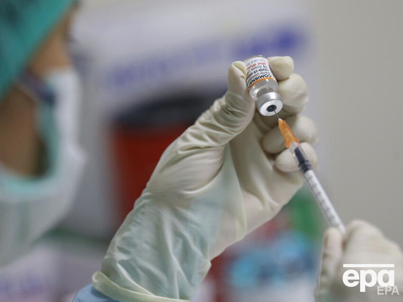 Вакцинацію проти коронавірусу в Україні розпочали в лютому 2021 року