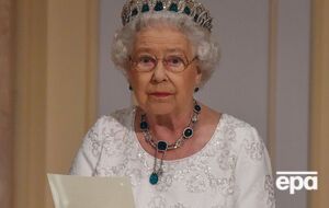 Памятные марки с Елизаветой II поступят в продажу с 10 ноября