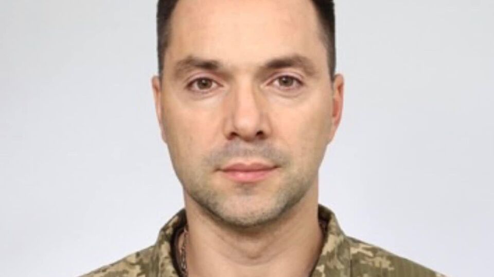 По словам Арестовича, он знаком с Залужным около 28 лет