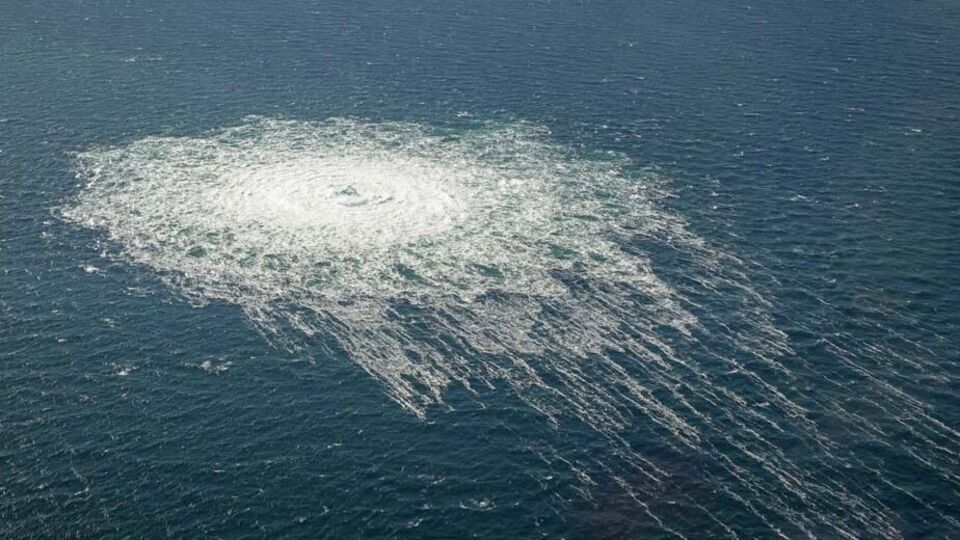 Вокруг утечек были созданы зоны отчуждения для безопасности морского и воздушного движения