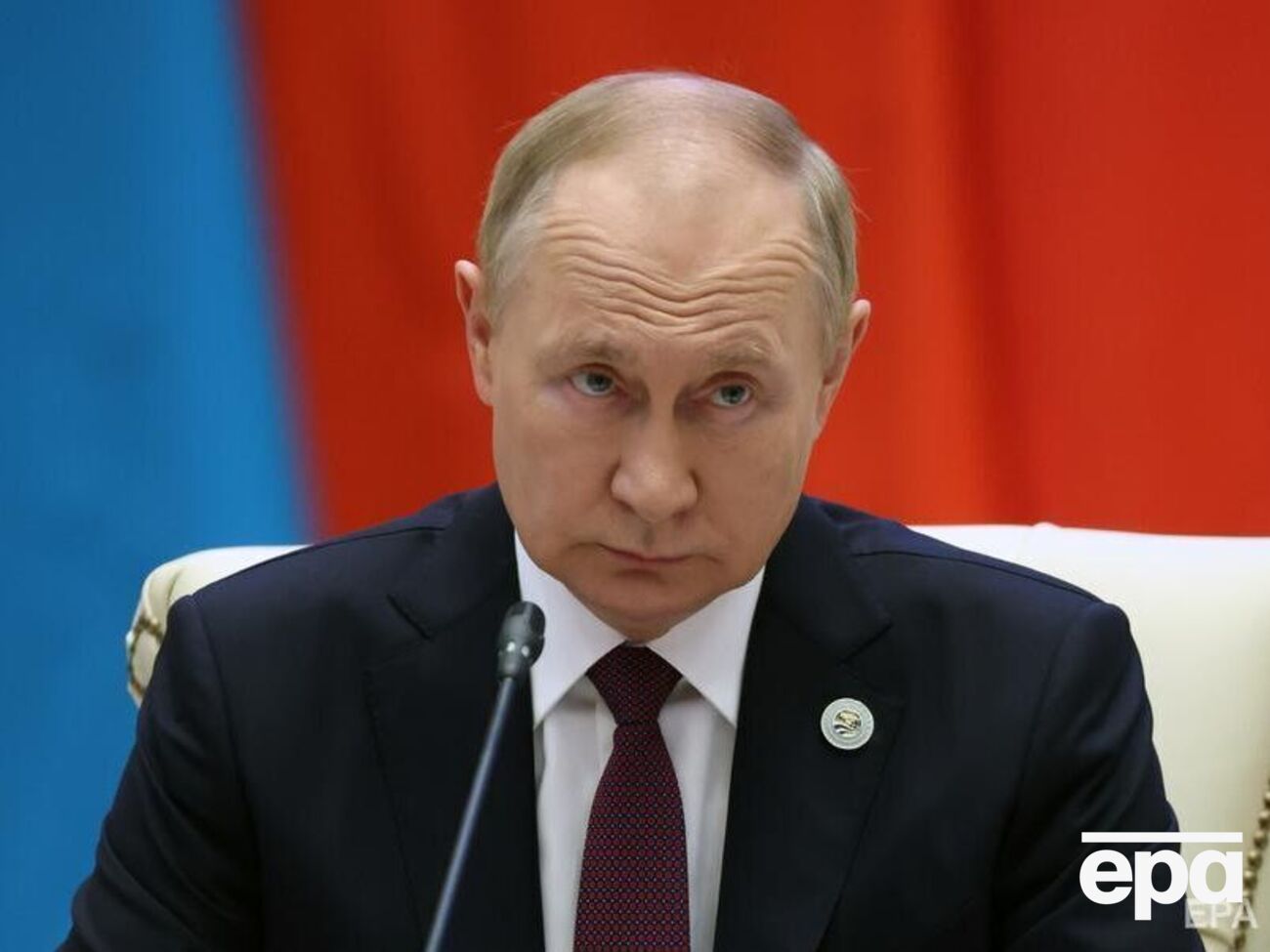 Питерские антивоенные активистки "пожаловались" родителям Путина на плохое поведение их сына