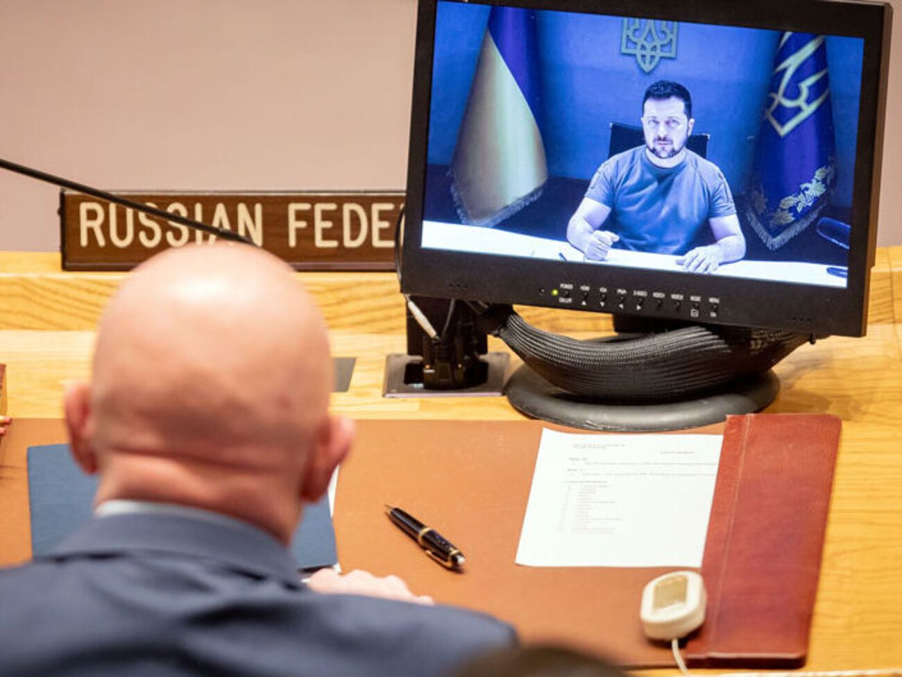 По словам Зеленского, Россия регулярно нарушает международный правовой порядок и провоцирует эскалацию