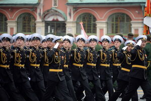 За даними української розвідки, після місяця навчання у виші курсантів виселили з казарми
