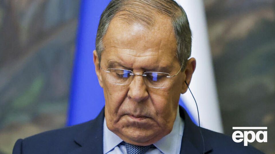 За даними розслідувачів, Лаврова і його таємну сім'ю утримує відомий російський мільярдер