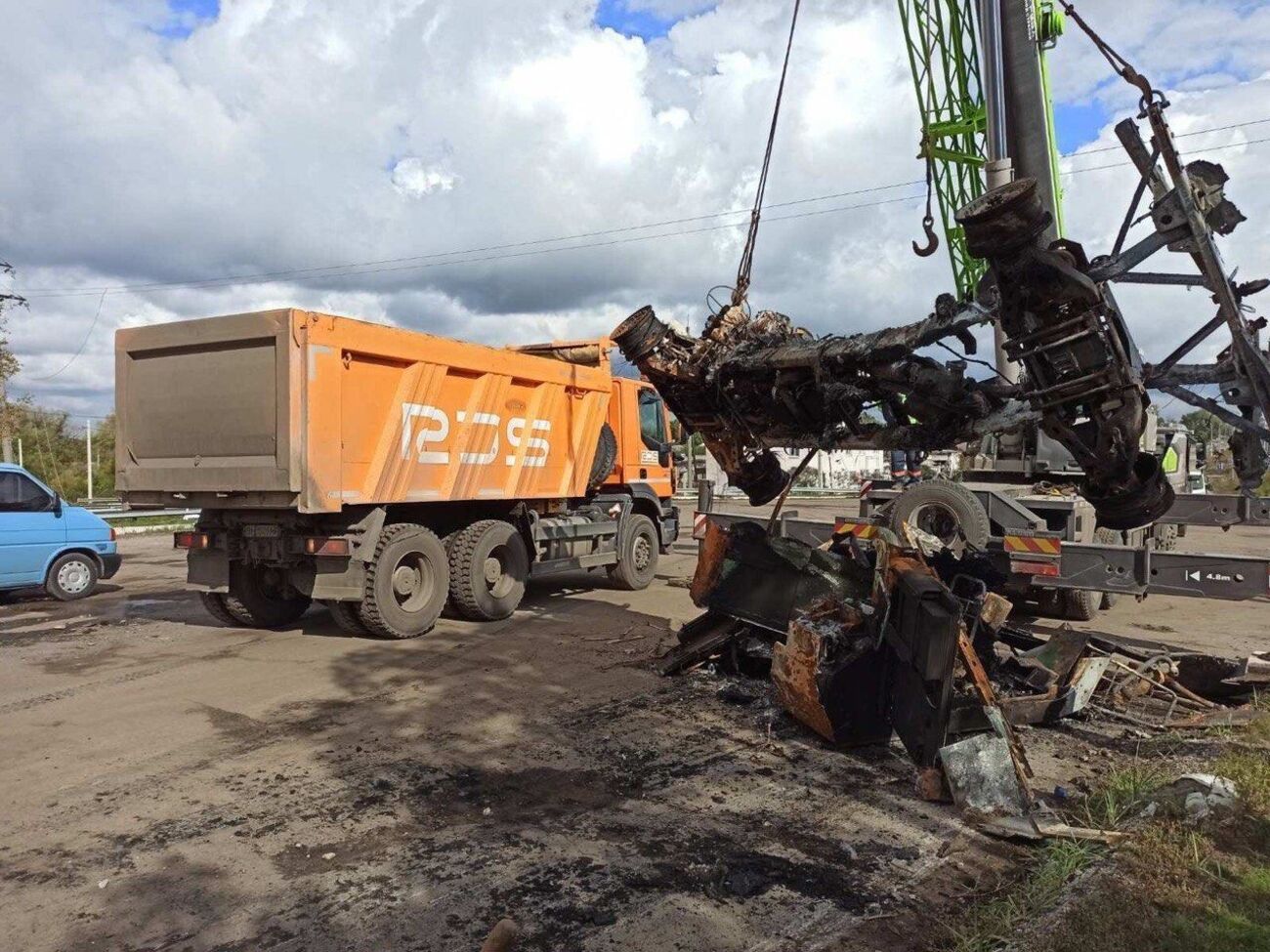 Усі роботи виконують у координації з військовими та вибухотехніками, зазначив міністр інфраструктури