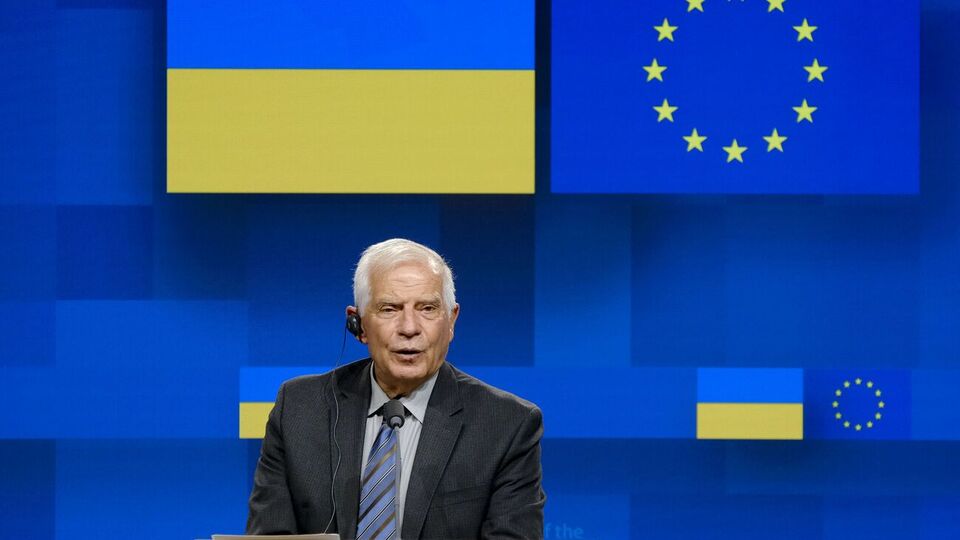 Проведення незаконних референдумів є порушенням суверенітету й територіальної цілісності України, заявив Боррель