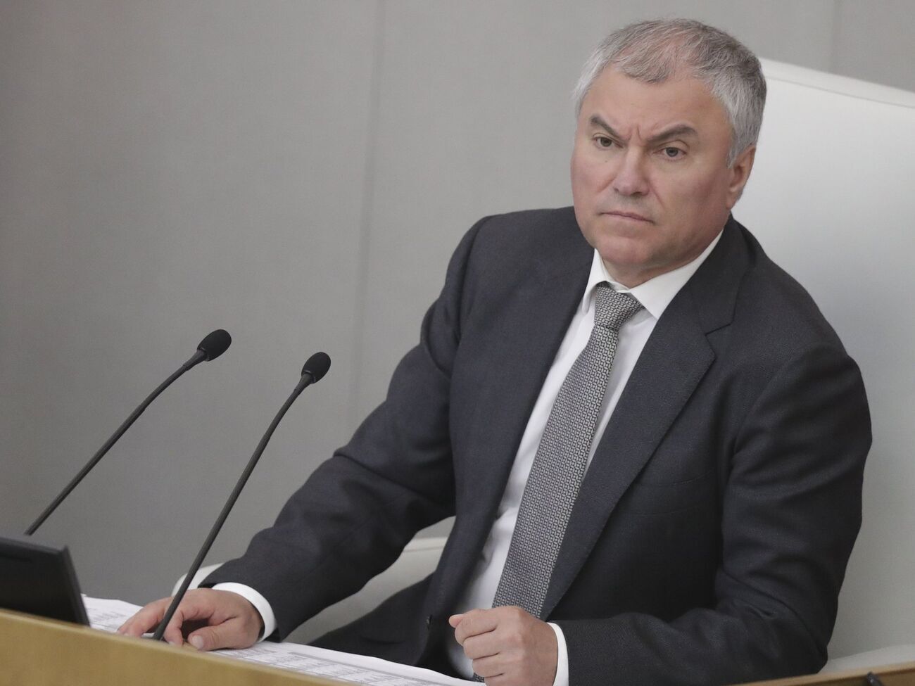 Володин призвал депутатов Госдумы РФ "работать в Москве" до конца недели
