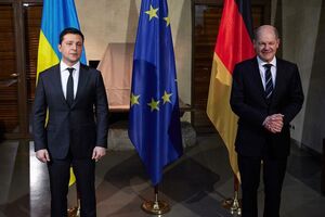 Зеленский и Шольц обсудили поддержку Украины