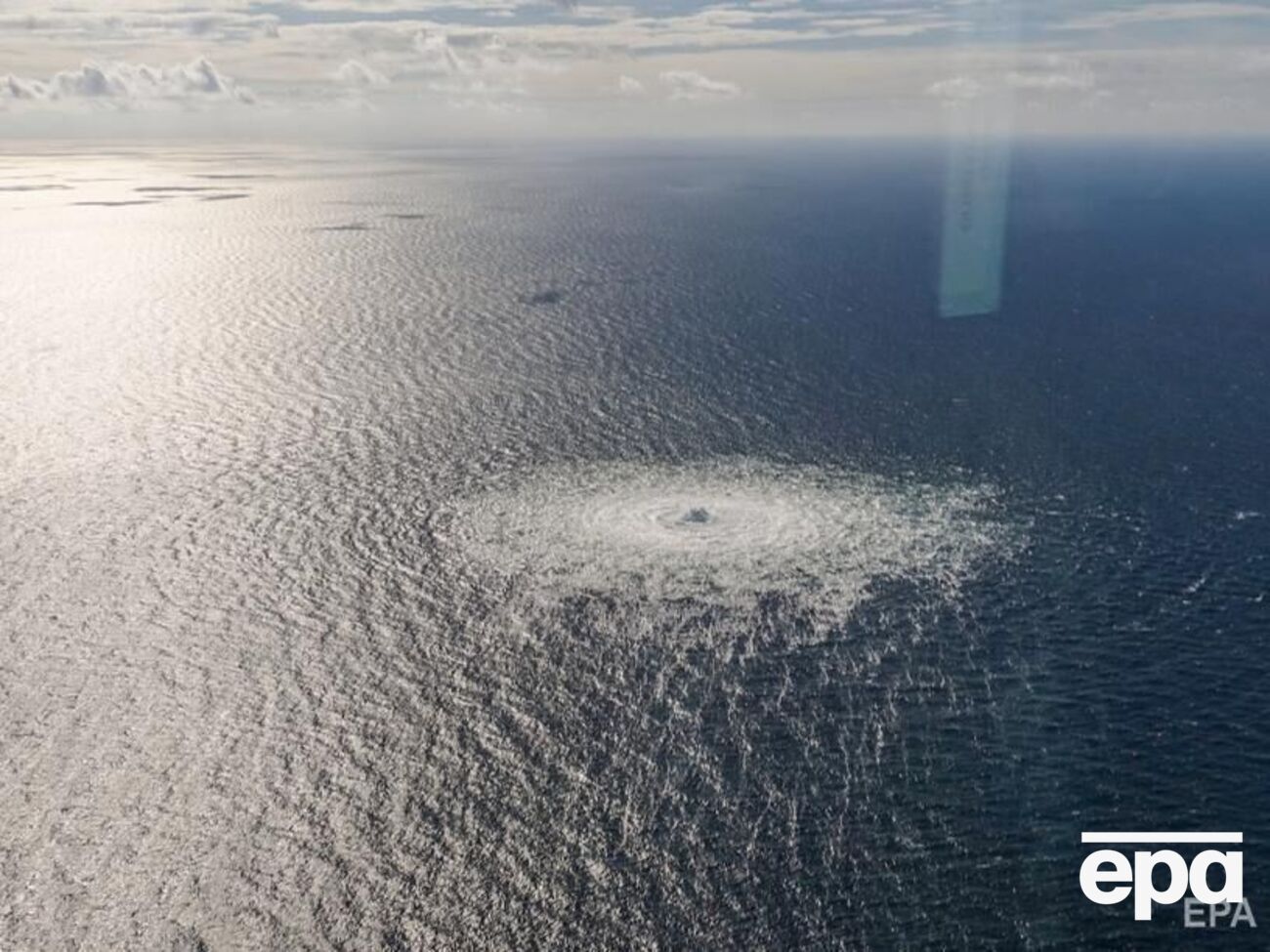 Ранее власти Швеции подтвердили два вероятных взрыва и три утечки