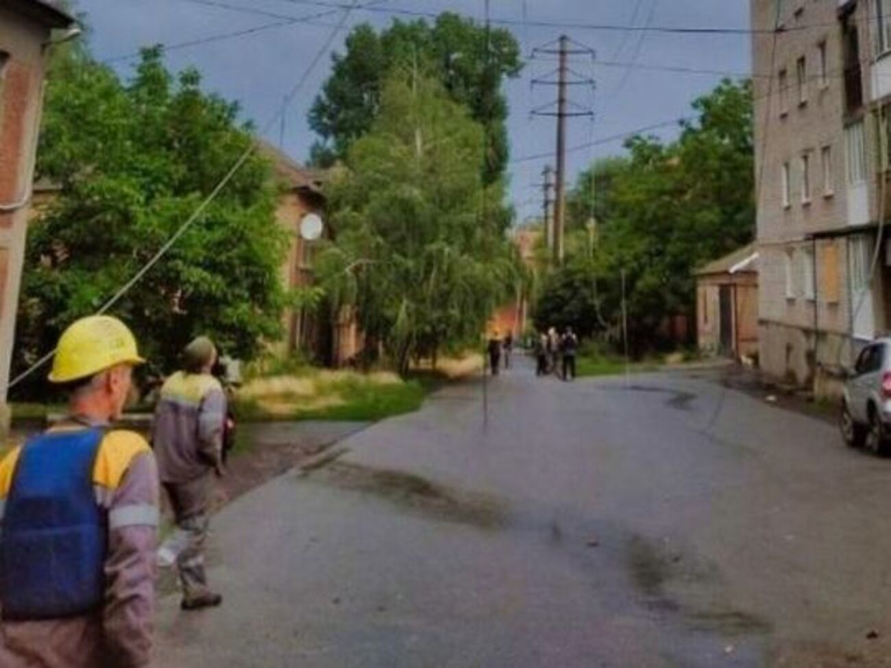 В ДТЭК сообщают, что за последние сутки энергетикам ДТЭК удалось возобновить работу электросетей для 9113 семей в трех населенных пунктах Никопольского района Днепропетровской области
