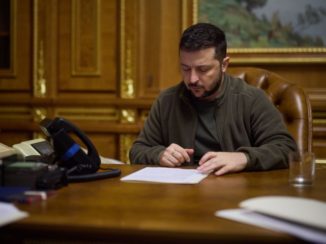 Зеленський (на фото) подякував Дуді за чітку позицію Польщі щодо невизнання псевдореферендумів