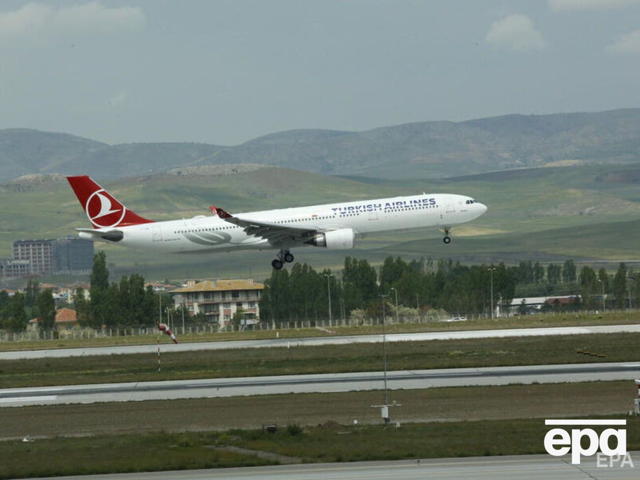 Авіакомпанія продовжила скасування рейсів в/з України до 31 грудня