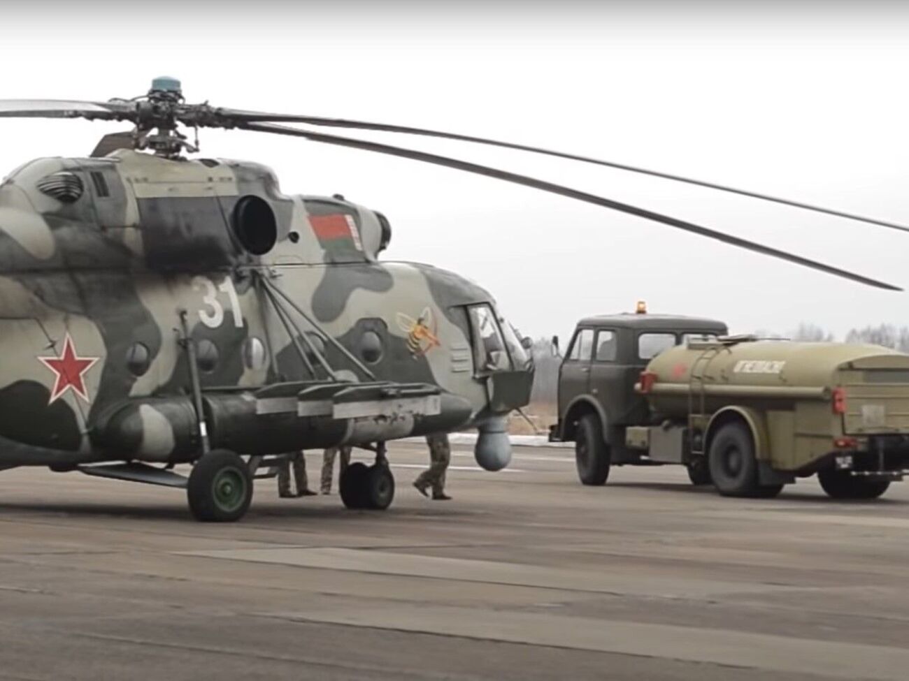 На военном аэродроме Лунинец в 50 км от госграницы с Украиной продолжаются мероприятия по его развитию, отметили в Генштабе ВСУ