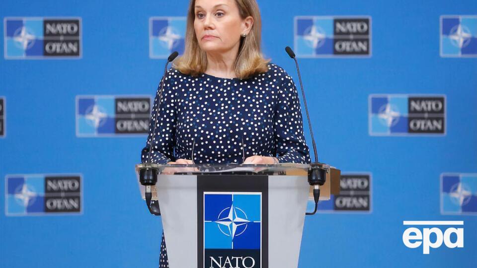 Смит отметила, что оказание военной помощи Украине – развивающийся процесс