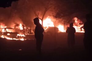 Війська РФ обстріляли спальний район Миколаєва, після прильоту почалася пожежа