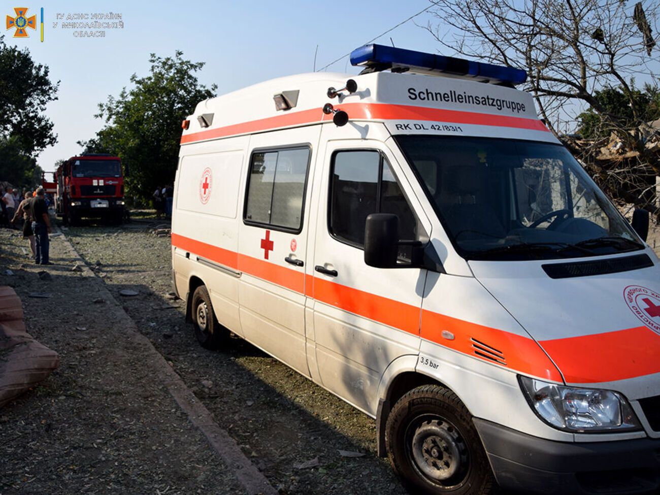 На місцях прильотів працюють рятувальники та медики