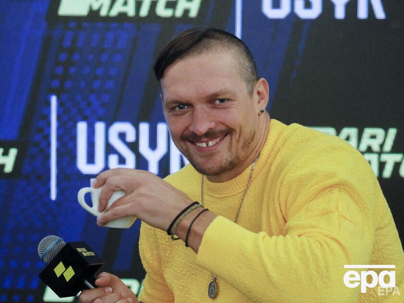 Усик: Когда Крым перестанет быть оккупированным, когда наши бойцы и наша страна вернут его в предыдущий статус неоккупированного полуострова – все поедем восстанавливать, купаться в море, ловить барабульку