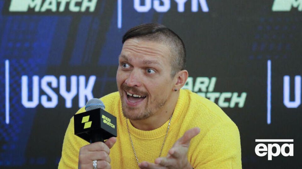 Усик каже, що задоволений Зеленським на президентській посаді