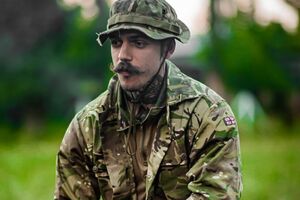 Прохоров: Лукашенко решил остаться и синими пальцами держаться за вымышленный трон