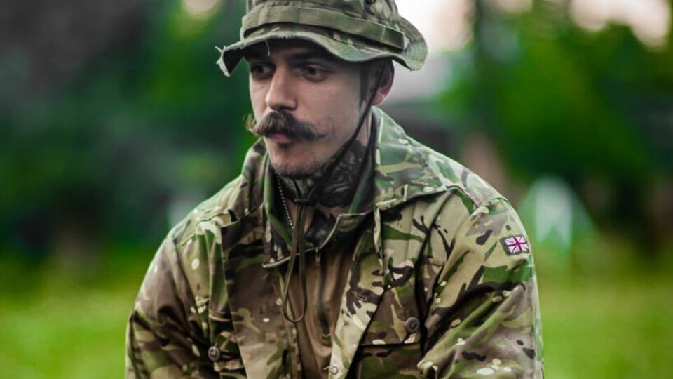 Прохоров: Лукашенко решил остаться и синими пальцами держаться за вымышленный трон