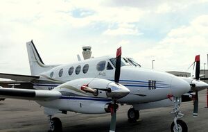 Літак під час приземлення вцілів