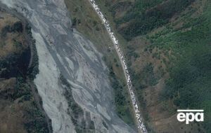 Россияне стоят в огромных пробках на границе, чтобы выехать из страны