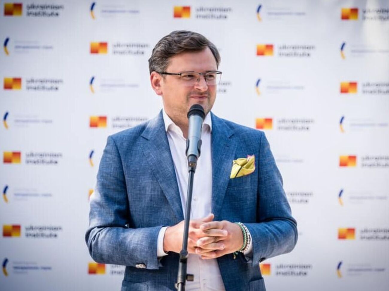 Каждое утро у меня на столе документ с перечнем оружия на 20 страниц. Организовать его поставки в Украину – это как вернуть McDonald's