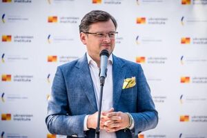 Каждое утро у меня на столе документ с перечнем оружия на 20 страниц. Организовать его поставки в Украину – это как вернуть McDonald's