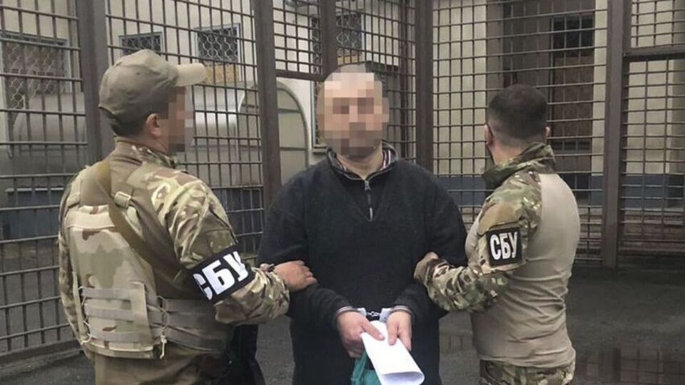 У березні затриманий організував незаконний збір підписів за відставку чинного вовчанського міського голови і планував сам обійняти цю посаду
