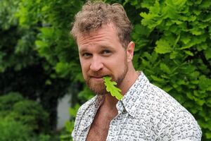 Егоров увлекается спортом и в своем микроблоге часто делится снимками с тренировок