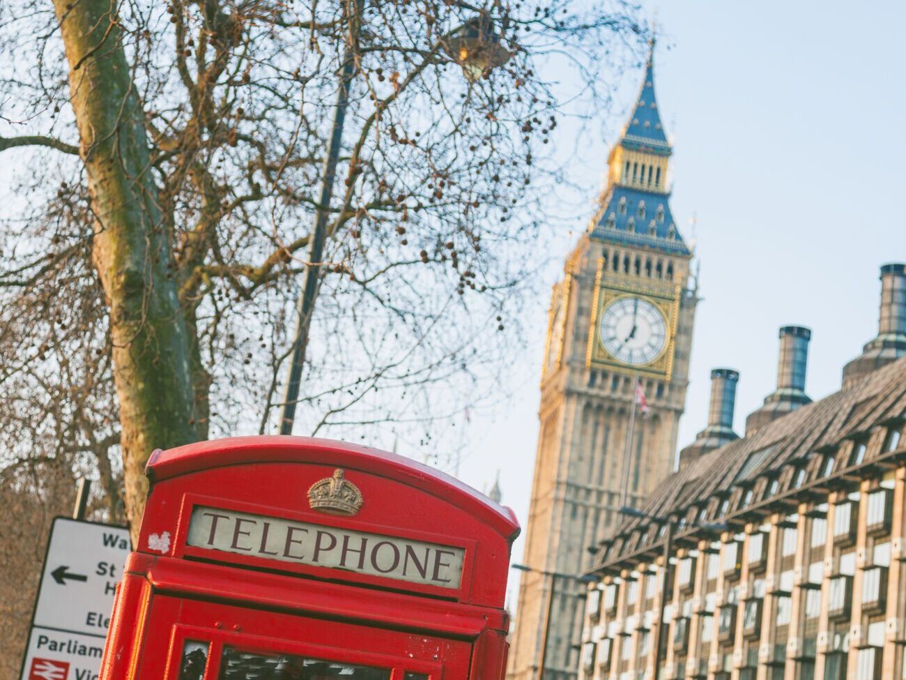 Великобритания&nbsp;не признает результатов фиктивных референдумов и какой-либо аннексии украинской территории, заявил глава МИД