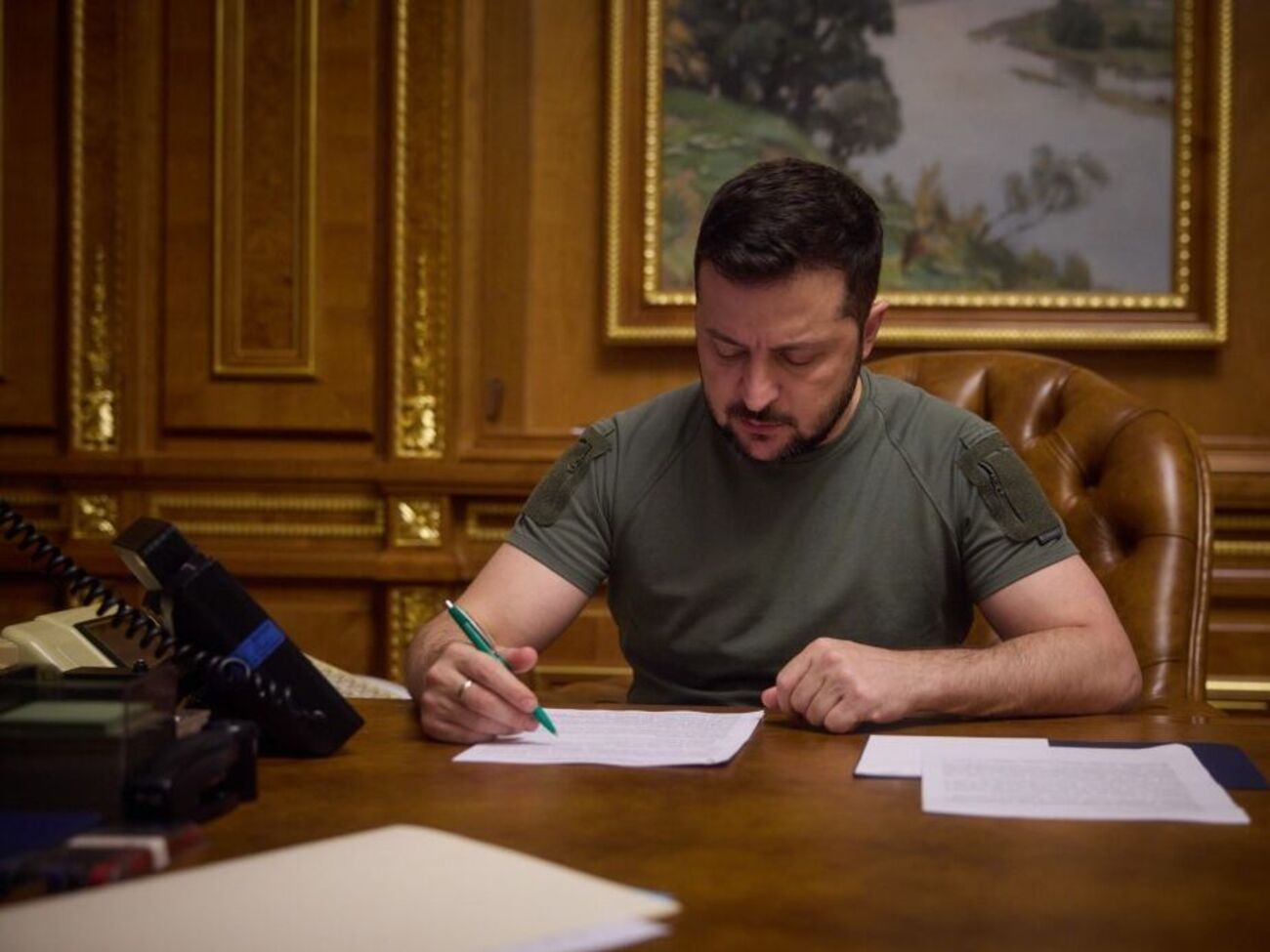 Владимир Зеленский поговорил с премьер-министром Японии Фумио Кисидой