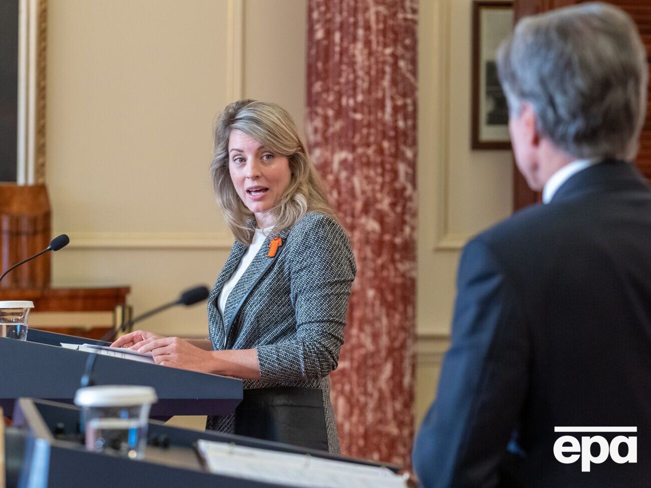 Глава МИД Канады поддержала стремление Украины в НАТО