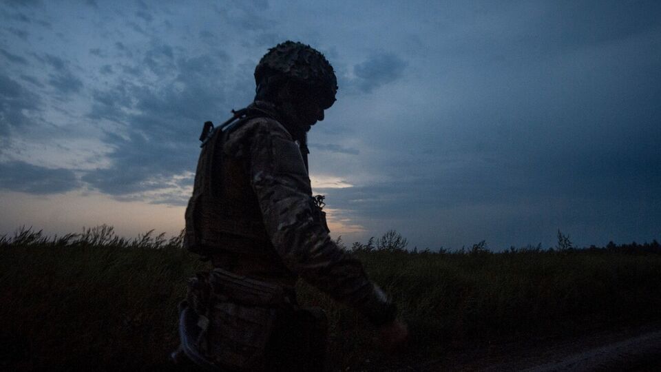 Украинские защитники отбивают атаки врага и не дают оккупантам продвинуться вглубь страны, сообщили в Генштабе