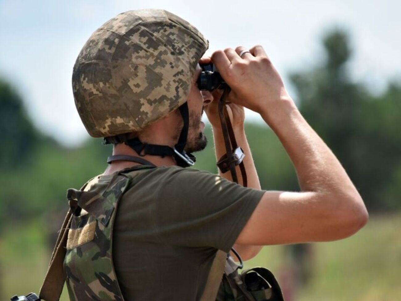 Украинские военные уничтожают живую силу и технику врага на юге страны