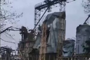 Оккупанты продолжают уничтожать украинское зерно