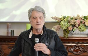 Пчеловодство является давним увлечением Ющенко