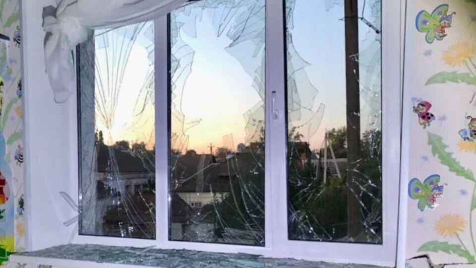 В Никополе повреждены около 10 частных домов и многоэтажка