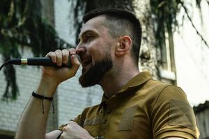Yarmak: Сьогодні завітали до шпиталю трішки поспівати хлопцям. Пацани – титани