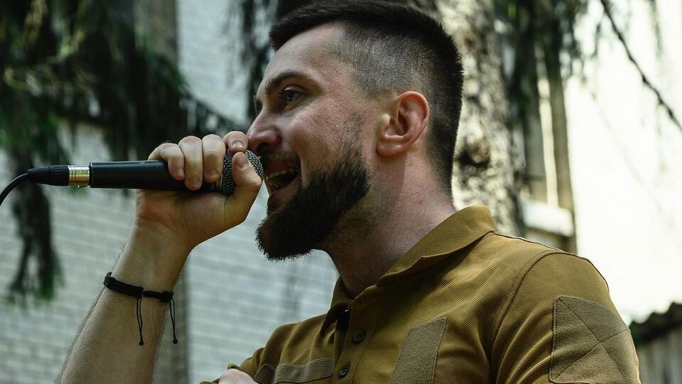 Yarmak: Сьогодні завітали до шпиталю трішки поспівати хлопцям. Пацани – титани