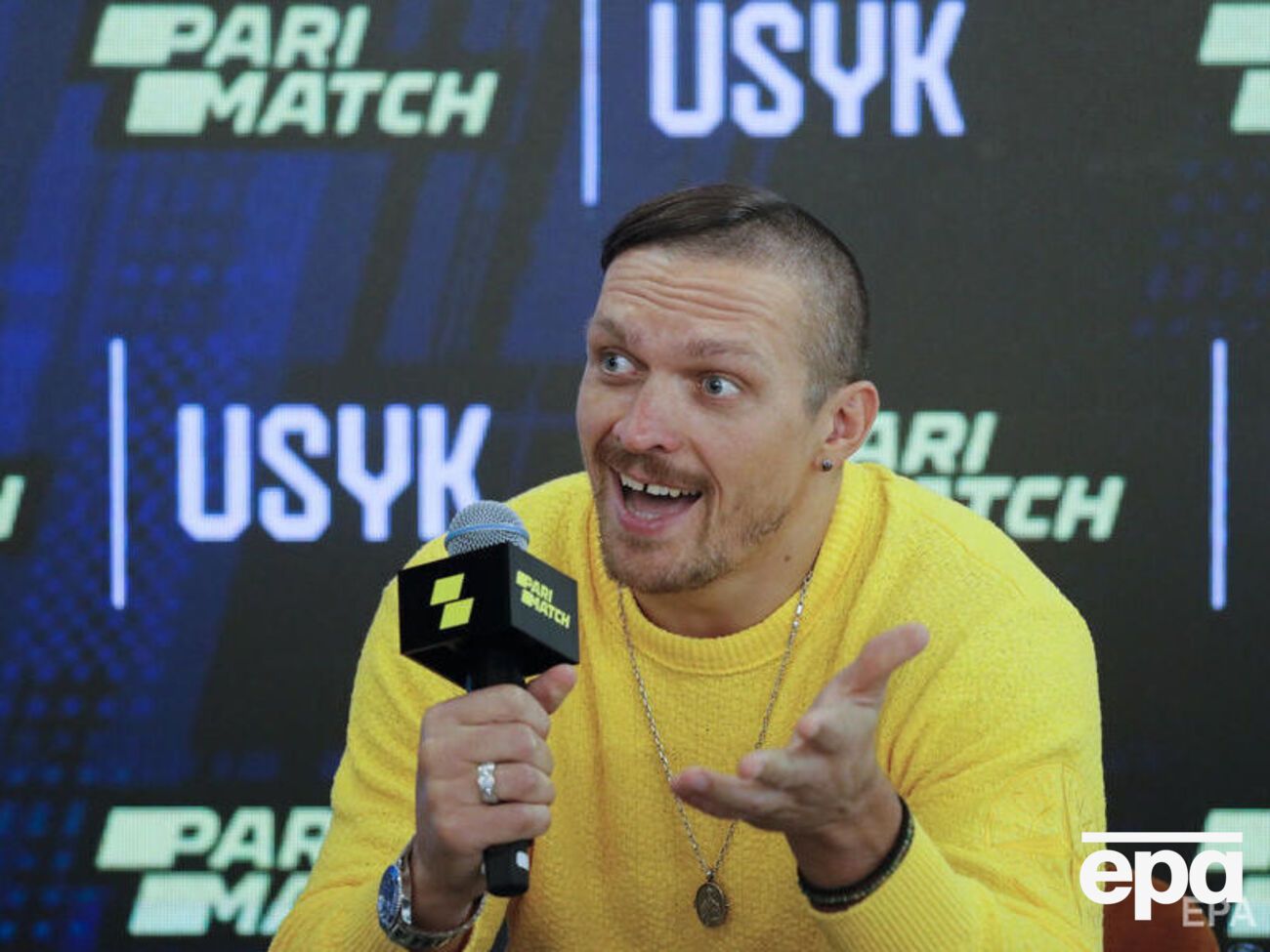 Александр Усик называет сайт "Миротворец" "дном"