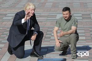 Зеленський (праворуч): Ми навіть почали звертатися до нього тепло і з гумором – "Борис Джонсонюк"