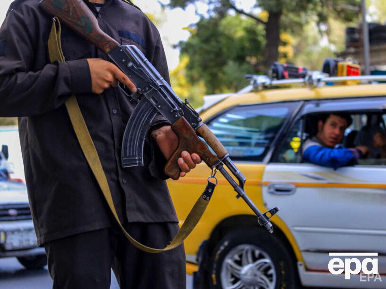 СМИ сообщили, что смертник был застрелен представителями "Талибана"