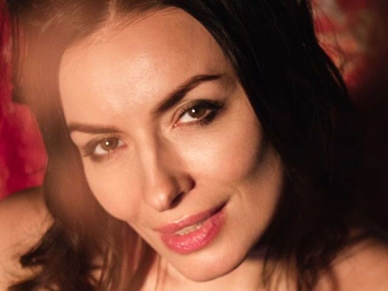 Мейхер предстала в качестве модели в новом ролике