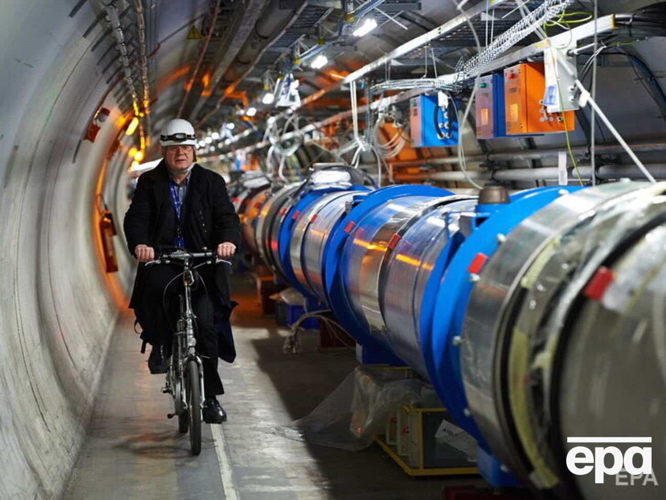 Адронный коллайдер могут остановить для экономии энергии